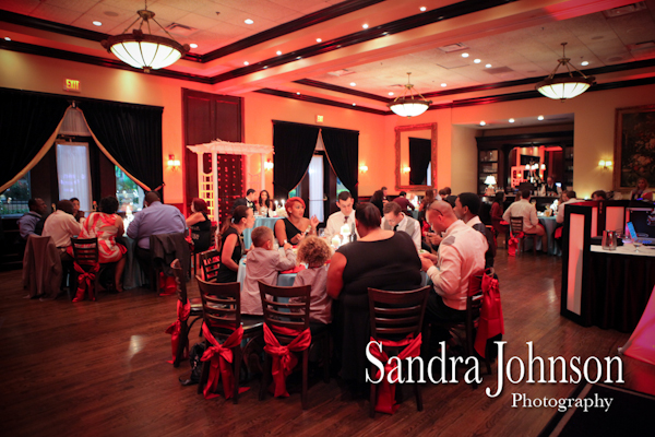 Best Maggiano's Orlando wedding photographer - Sandra Johnson (SJFoto.com)